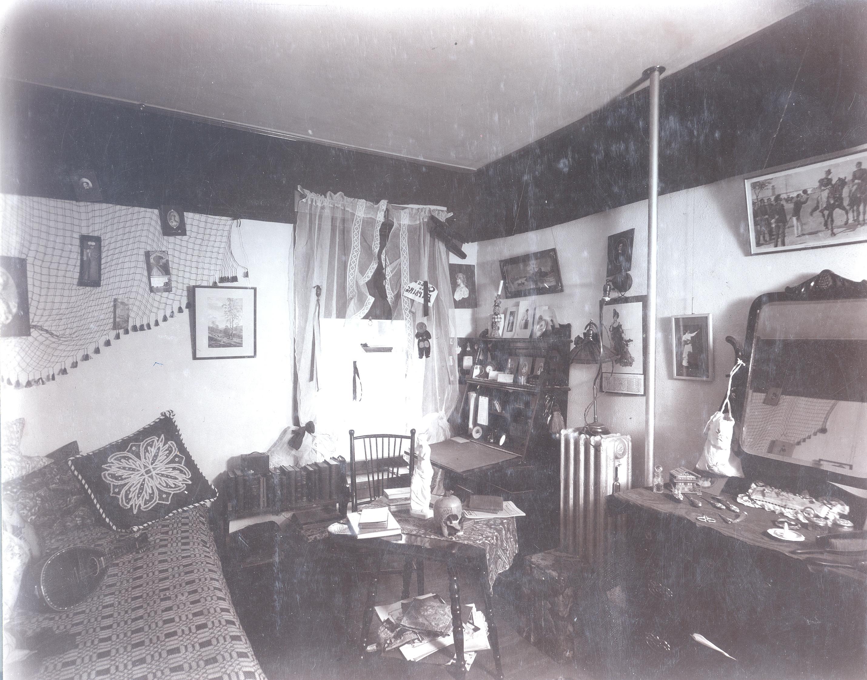 Hall Student Room 1904 <span class="cc-gallery-credit"></span>